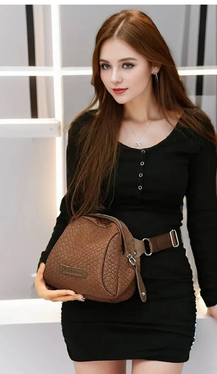 Casual and Elegant Shell - Shaped Mini Bag - Compact and Stylish Handbag