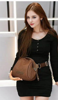 Casual and Elegant Shell - Shaped Mini Bag - Compact and Stylish Handbag