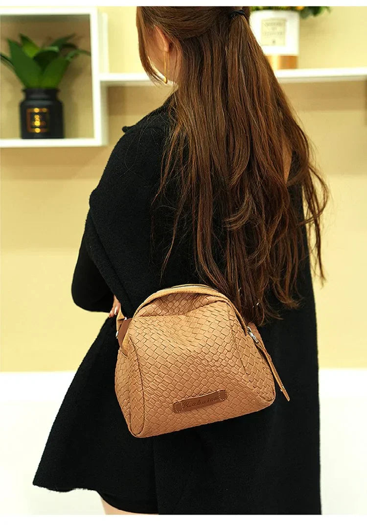 Casual and Elegant Shell - Shaped Mini Bag - Compact and Stylish Handbag